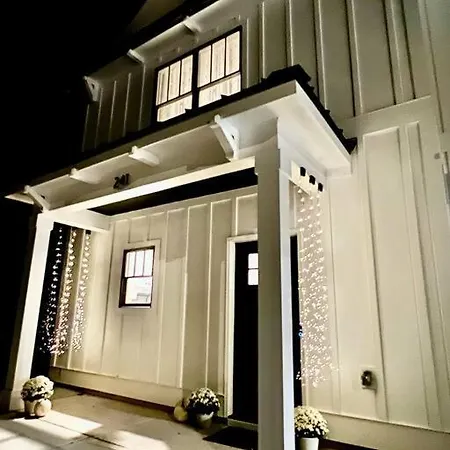 Charming Gainesville Townhome 3